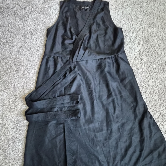 Banana Republic Dresses & Skirts - Banana Republic Charcoal Wrap Midi Dress